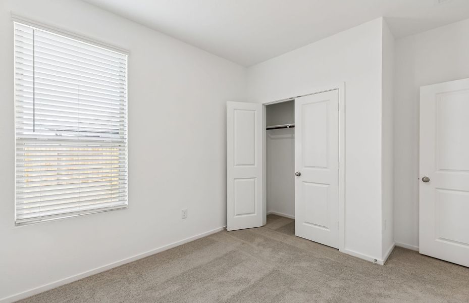 Spacious, unfurnished interior of a new home in Mavera, Conroe (Image 22).