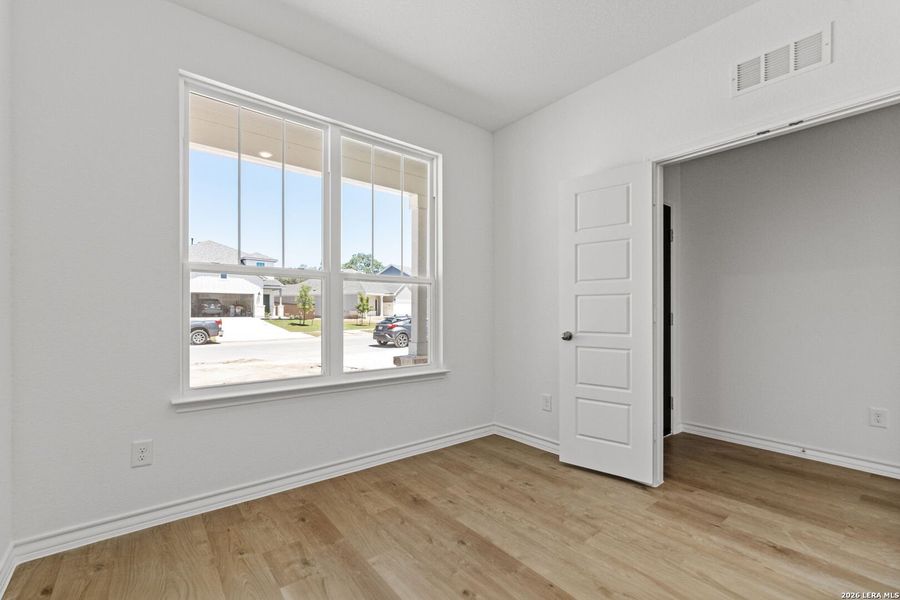Spacious, unfurnished interior of a new home in Corley Farms, Boerne (Image 35).