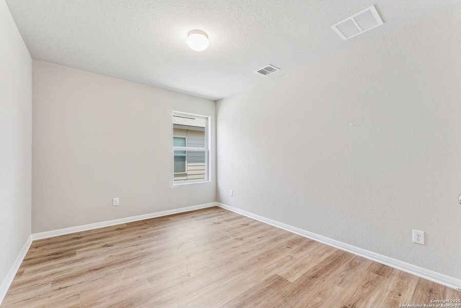 Spacious, unfurnished interior of a new home in Cinco Lakes, San Antonio (Image 19). Spacious, unfurnished interior of a new home in Cinco Lakes, San Antonio (Image 19).