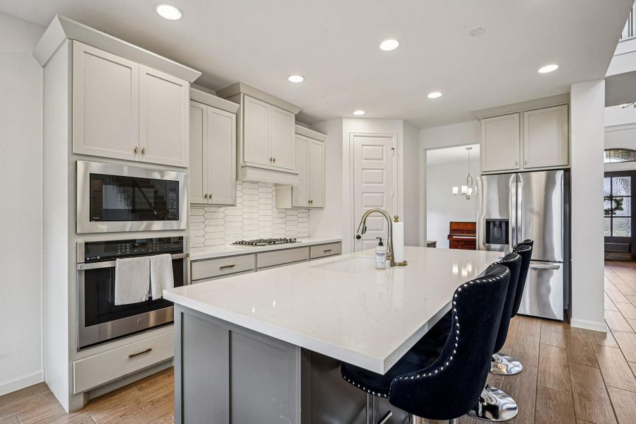 Furnished interior view inside a new home in Sienna, Missouri City (Image 9).