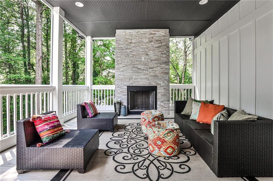 Exterior details and patio area of a home in , Decatur (Image 4).