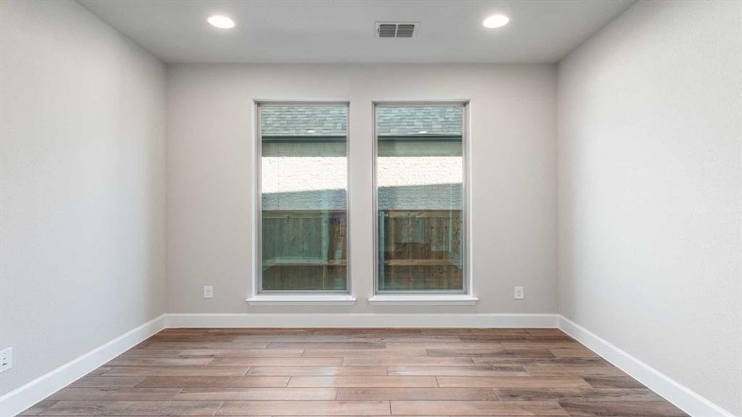 Spacious, unfurnished interior of a new home in Trinity Falls 50', McKinney (Image 23).