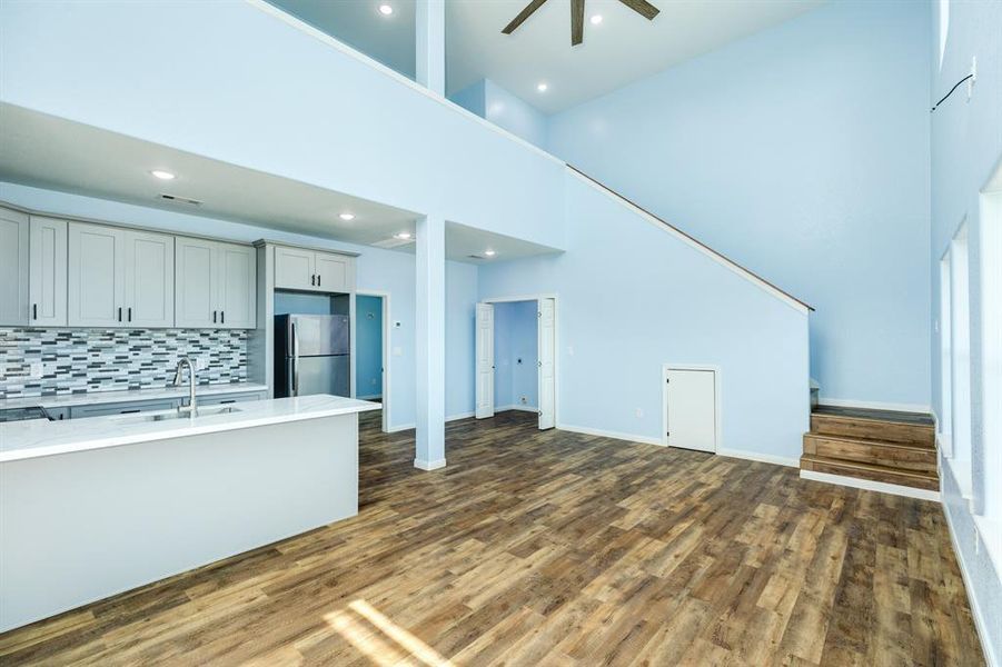 Furnished interior view inside a new home in , Freeport (Image 10).