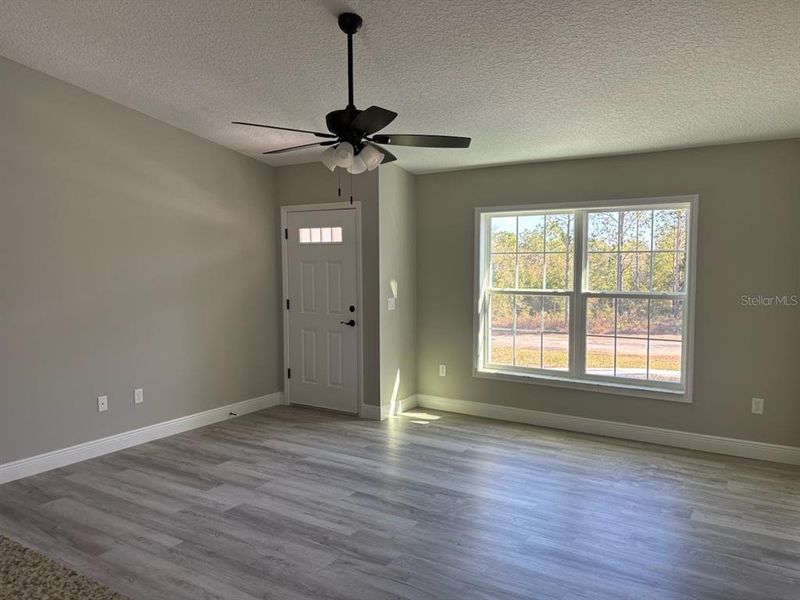 Spacious, unfurnished interior of a new home in , Citrus Springs (Image 30).