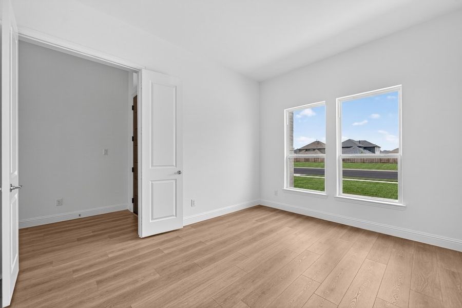 Spacious, unfurnished interior of a new home in The Ridge at Northlake, Northlake (Image 28).
