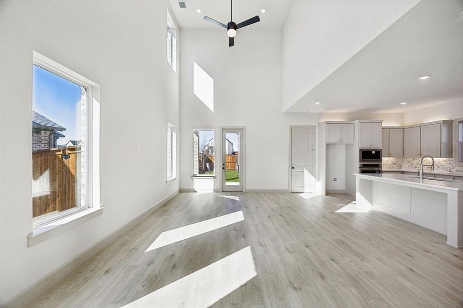 Featuring beautiful flooring, multiple windows and a light & bright color palette, this dream home is waiting for you to call it your own! Featuring beautiful flooring, multiple windows and a light & bright color palette, this dream home is waiting for you to call it your own!