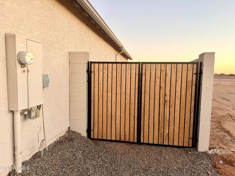 Double Gate Double Gate