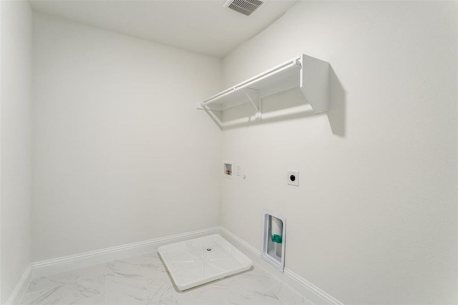 Spacious, unfurnished interior of a new home in The Preserve, Justin (Image 30).