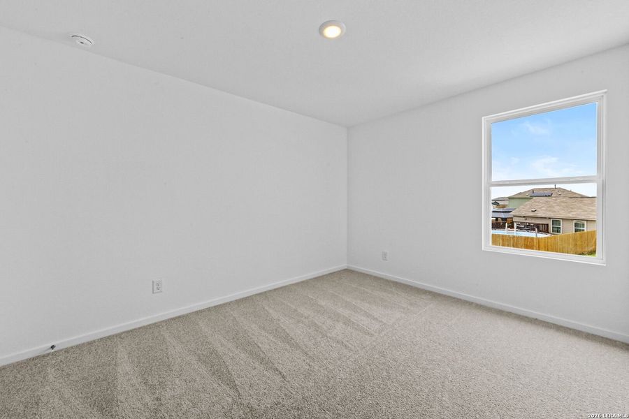 Spacious, unfurnished interior of a new home in Spring Grove, St. Hedwig (Image 28).