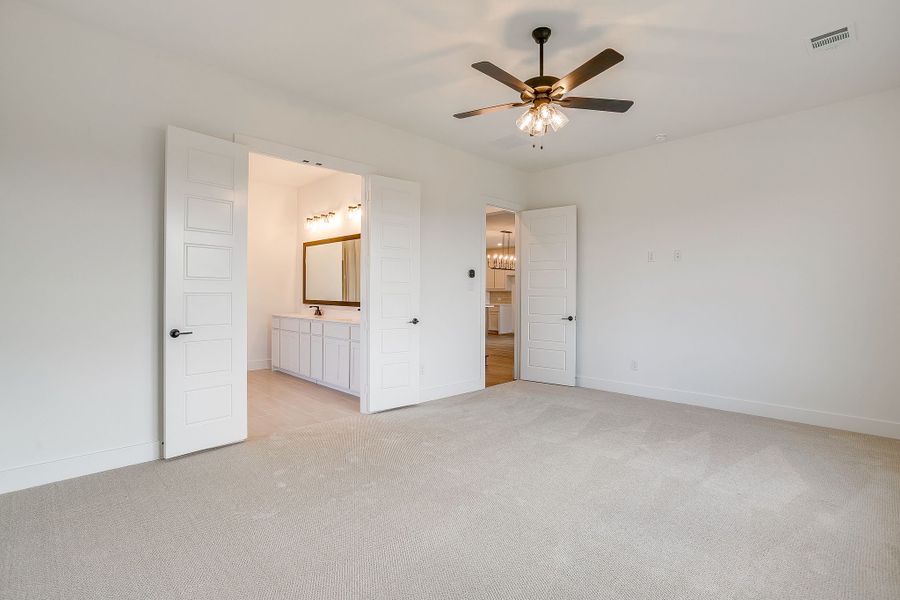 Representative unfurnished interior of a home built from the Valera by Graham Hart Home Builder in Bear Ridge, Burleson (Image 23).