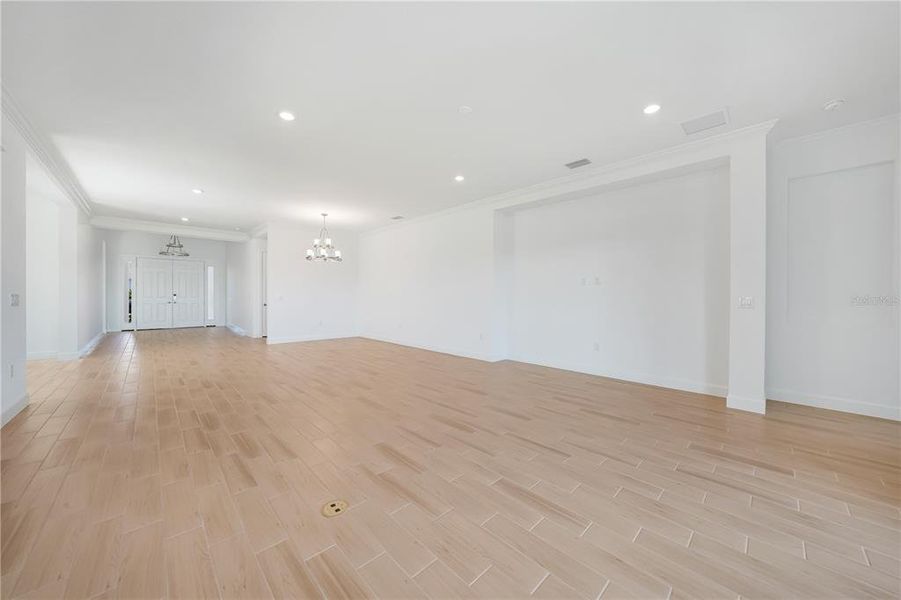 Spacious, unfurnished interior of a new home in Esplanade at Skye Ranch, Sarasota (Image 31).