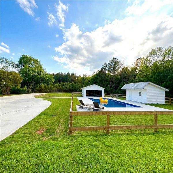 Exterior details and patio area of a home in , Resaca (Image 29).