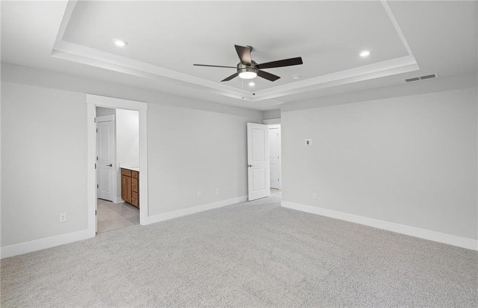 Spacious, unfurnished interior of a new home in Hunters Creek, Flowery Branch (Image 13).