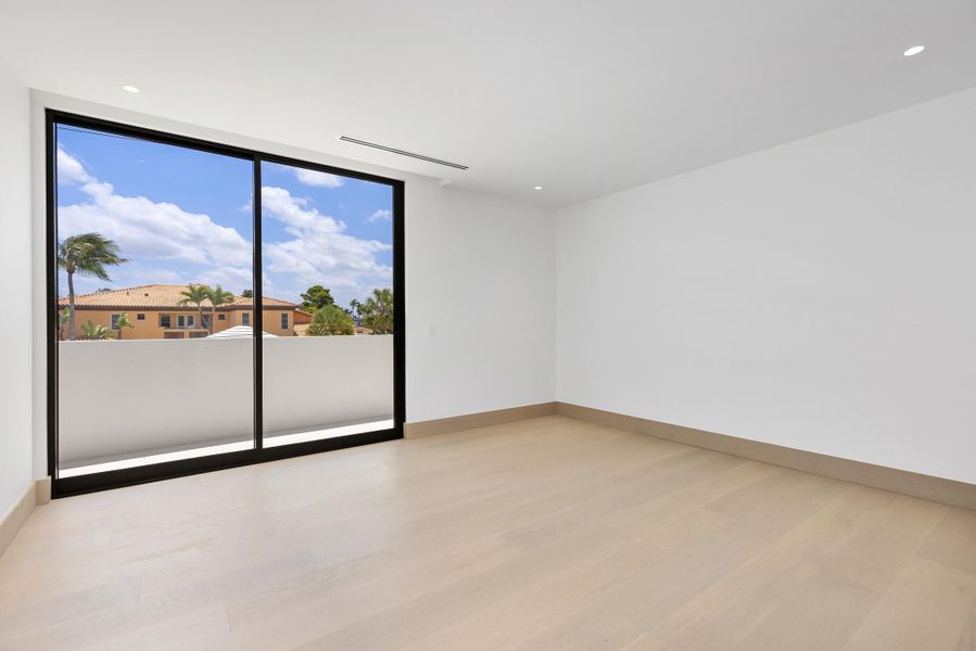 BEDROOM #4