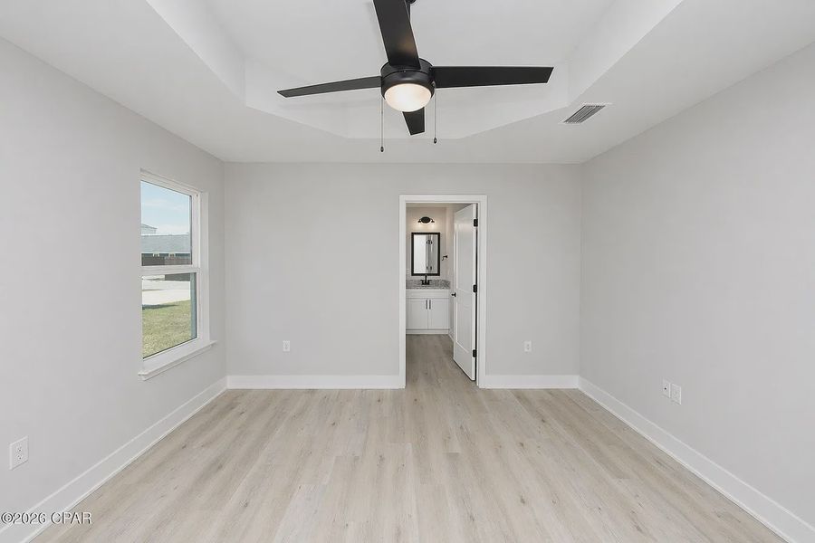 Spacious, unfurnished interior of a new home in East Bay, Panama City (Image 18).