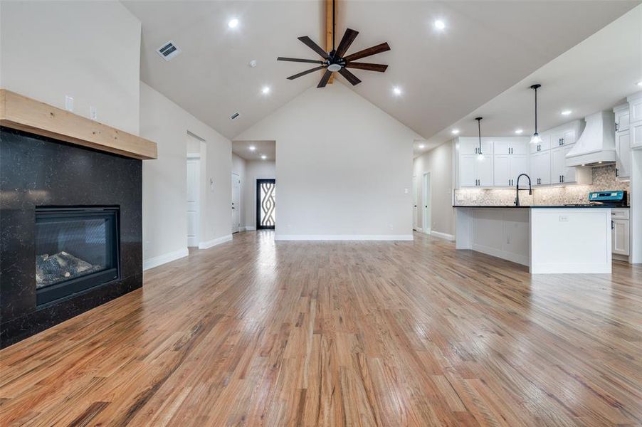 Spacious, unfurnished interior of a new home in , Seagoville (Image 14).