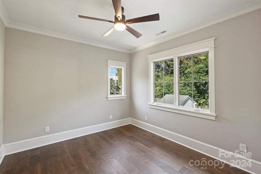 Full Bathroom Upstairs