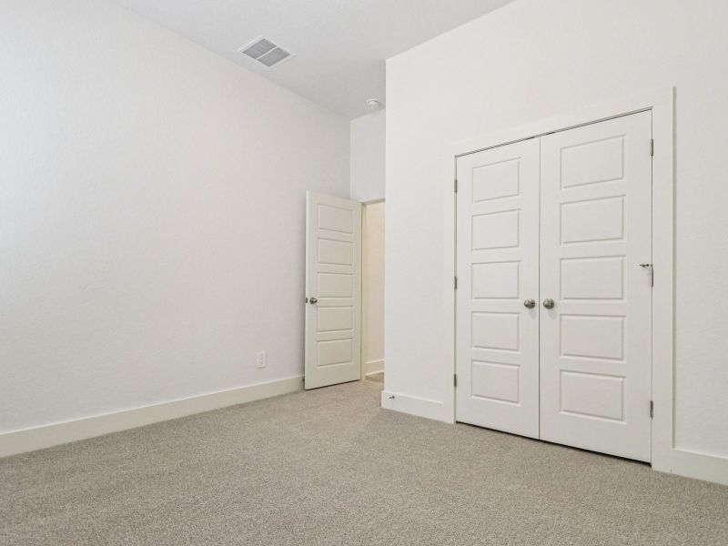 Spacious, unfurnished interior of a new home in Sagebrooke - Classic Series, San Antonio (Image 22).