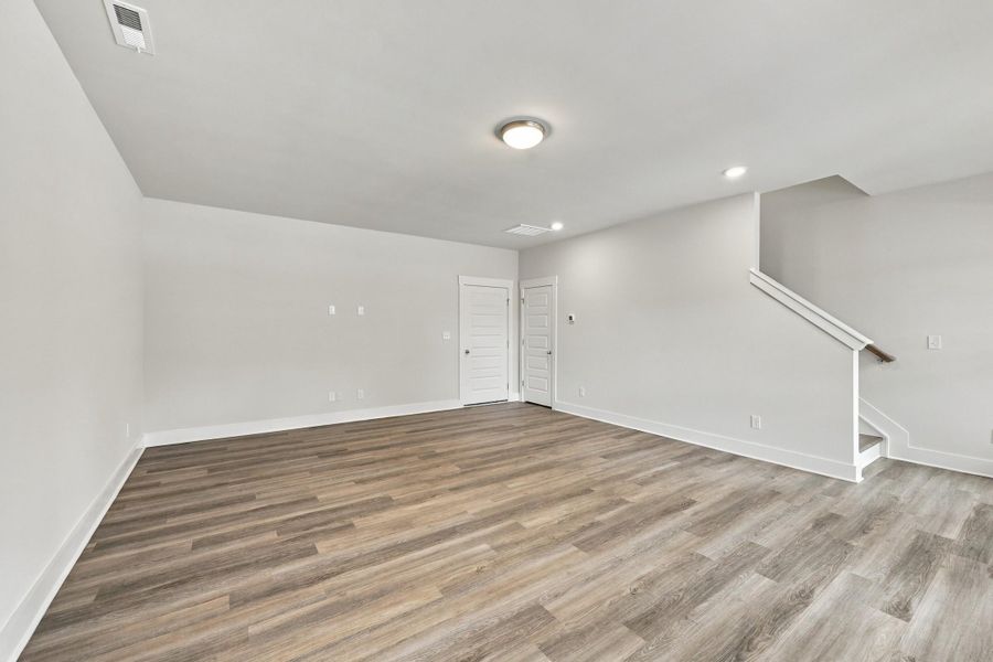 Spacious, unfurnished interior of a new home in Allen Park, Raleigh (Image 26).