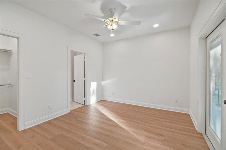 Spacious, unfurnished interior of a new home in , Tyler (Image 36).