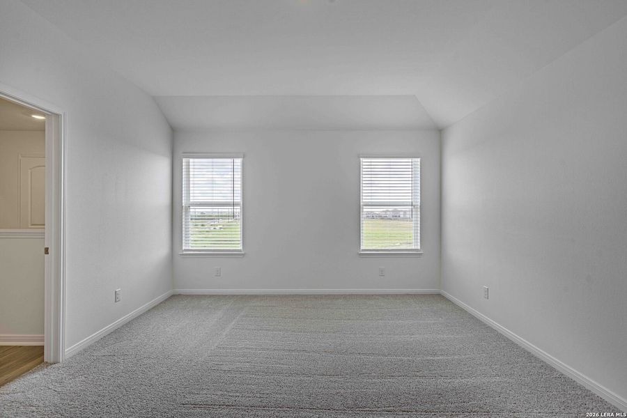 Spacious, unfurnished interior of a new home in , San Antonio (Image 25).