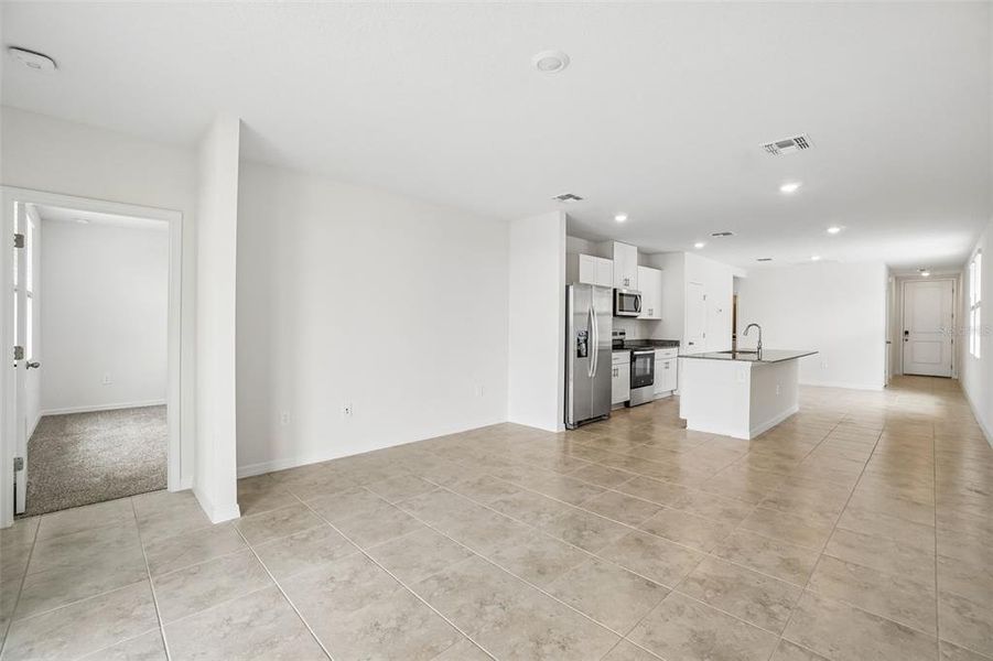 Spacious, unfurnished interior of a new home in Hamilton Bluff - Classic Series, Lake Hamilton (Image 26).