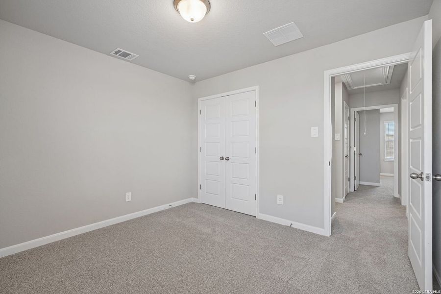 Spacious, unfurnished interior of a new home in Remington Ranch, San Antonio (Image 31).