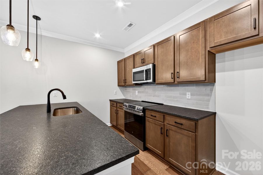 Large kitchen peninsula Large kitchen peninsula