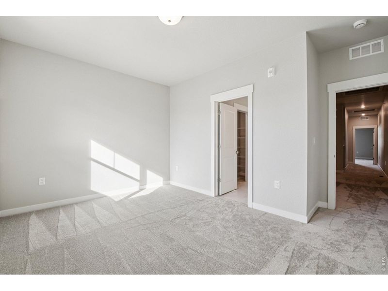 Spacious, unfurnished interior of a new home in , Longmont (Image 20).