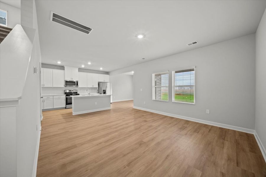 Spacious, unfurnished interior of a new home in Village at White Pine, Pendleton (Image 11). Spacious, unfurnished interior of a new home in Village at White Pine, Pendleton (Image 11).