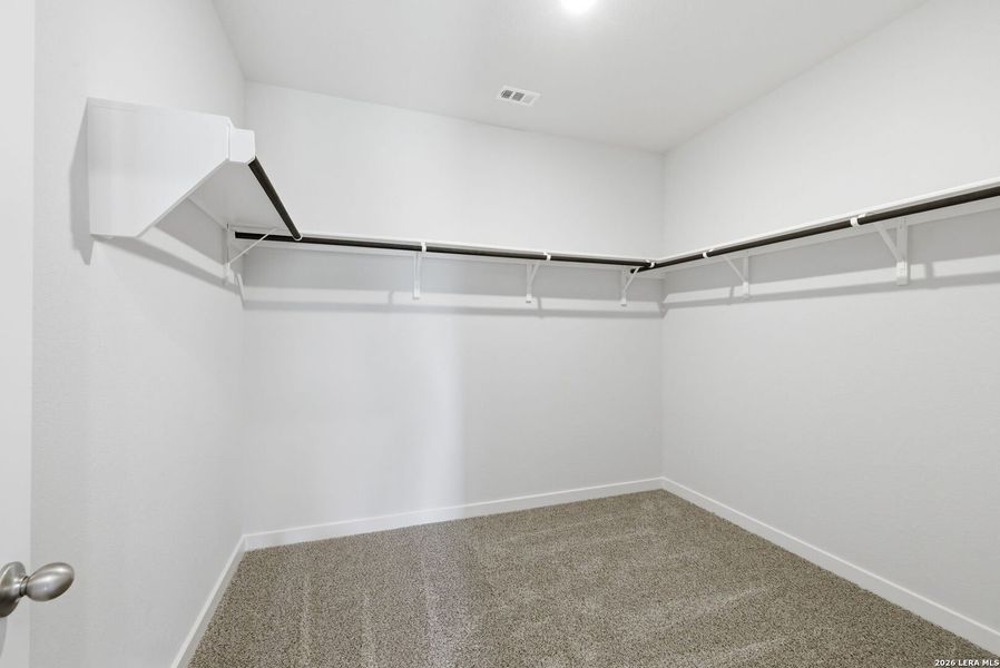 Spacious, unfurnished interior of a new home in , San Antonio (Image 25).