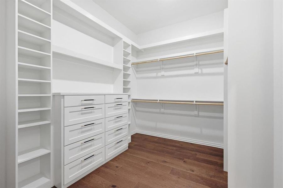 Spacious, unfurnished interior of a new home in , Dallas (Image 17).