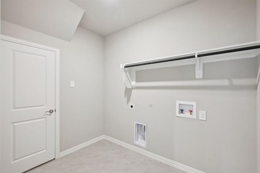 Photo is not of the actual home, but is an inspirational photo of builder’s model home and may depict options, furnishings, and/or decorator features that are not included. Photo is not of the actual home, but is an inspirational photo of builder’s model home and may depict options, furnishings, and/or decorator features that are not included.