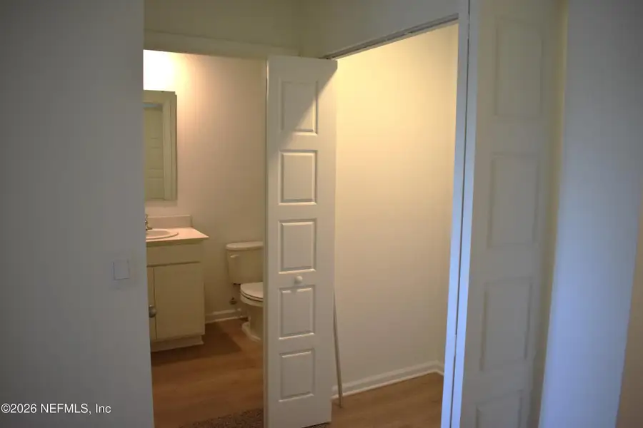 Spacious, unfurnished interior of a new home in Irongate Villas, Jacksonville (Image 28).