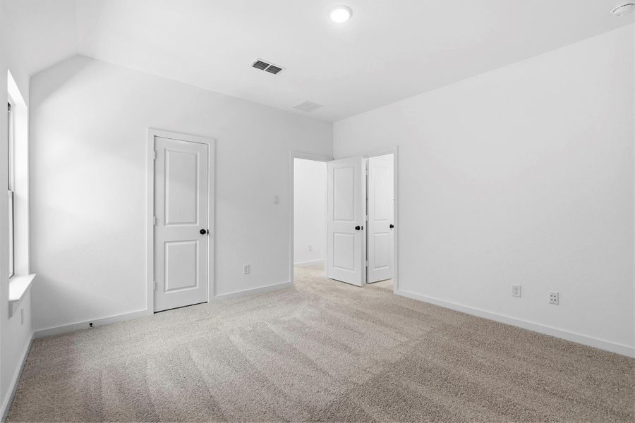 Spacious, unfurnished interior of a new home in Sienna 45', 50', Missouri City (Image 37).
