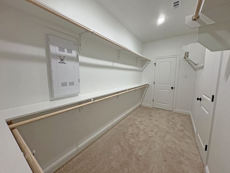 Spacious, unfurnished interior of a new home in Longleaf, Lumberton (Image 26).