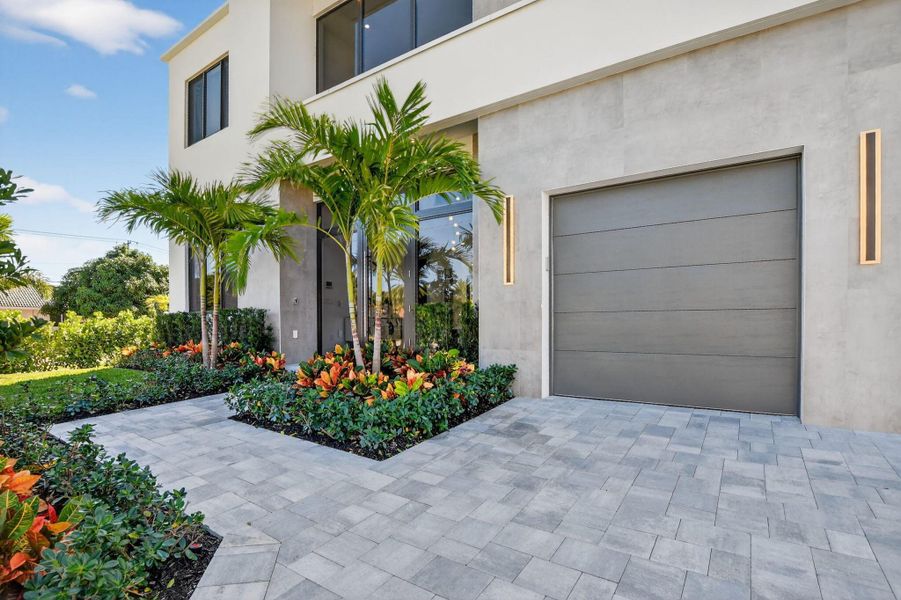 Exterior details and patio area of a home in , Boca Raton (Image 31).