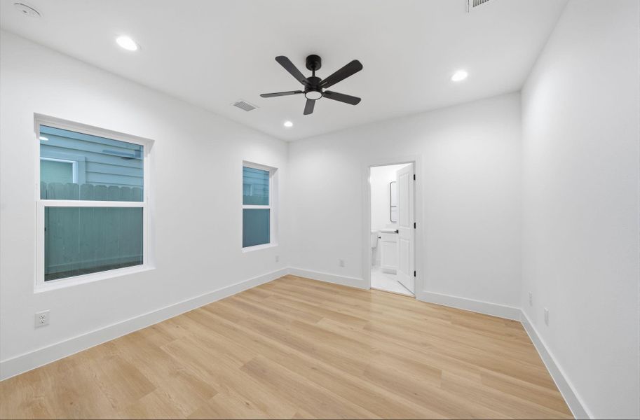 Spacious, unfurnished interior of a new home in , Houston (Image 39).