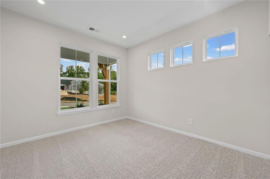 Spacious, unfurnished interior of a new home in Easton Park, Dallas (Image 13). Spacious, unfurnished interior of a new home in Easton Park, Dallas (Image 13).