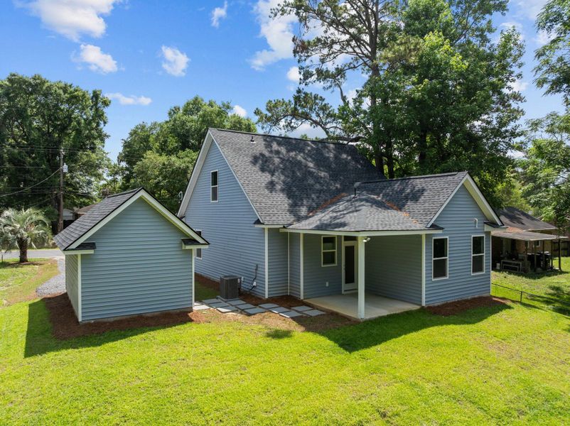 Exterior details and patio area of a home in , Summerville (Image 27).
