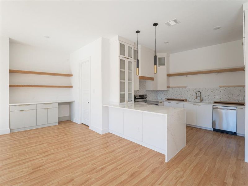 Furnished interior view inside a new home in , Dallas (Image 9).