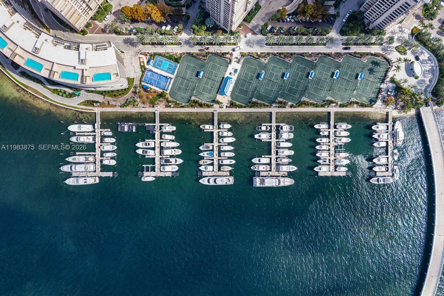 Condo located in Miami, FL showcasing its design and architecture (Image 32).