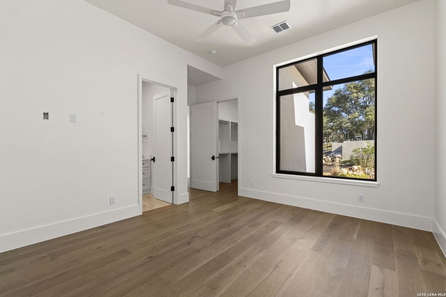 Spacious, unfurnished interior of a new home in , Boerne (Image 26).