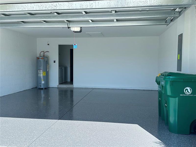 Spacious, unfurnished interior of a new home in Palm Lake at Coco Bay, Englewood (Image 20).