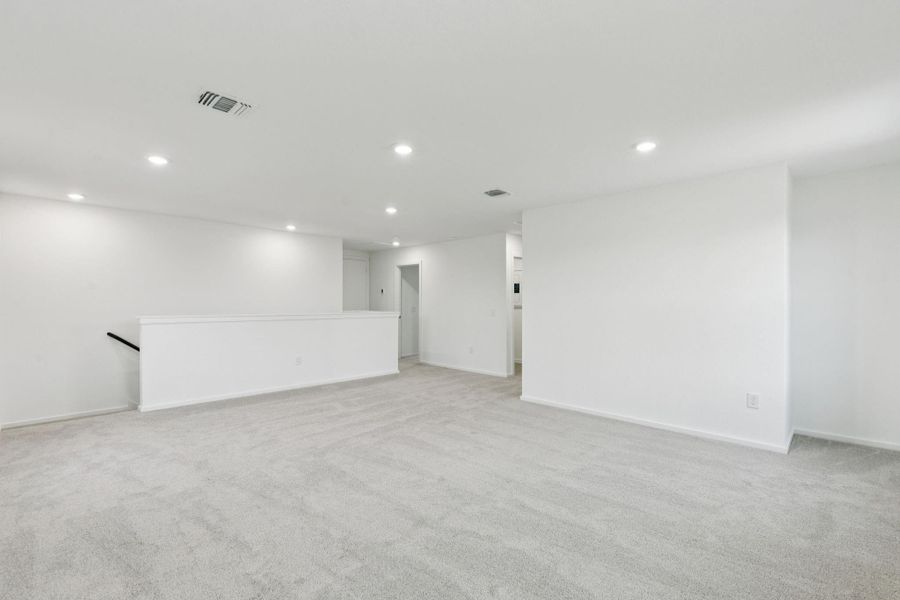 Spacious, unfurnished interior of a new home in Windcress, Baytown (Image 24).