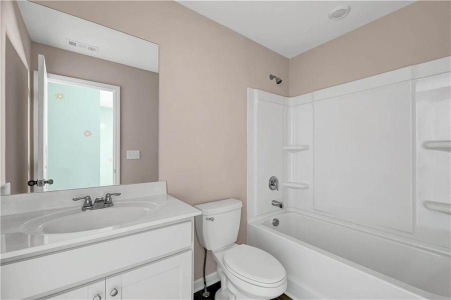 Furnished interior view inside a new home in Timber Ridge, Douglasville (Image 10).