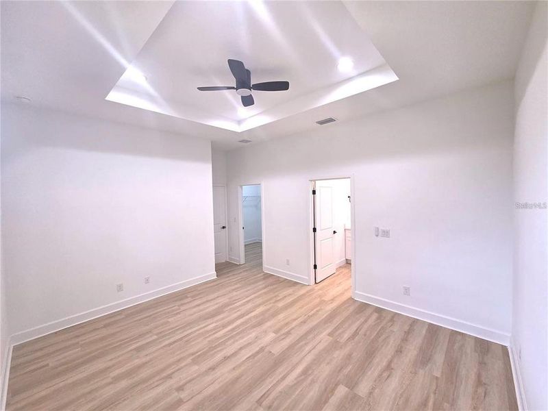 Spacious, unfurnished interior of a new home in , Port Charlotte (Image 5).