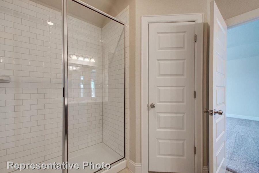 Representative interior finishes for a home built from the Hymeadow 1950 by Brohn Homes in Hymeadow, Maxwell (Image 13).