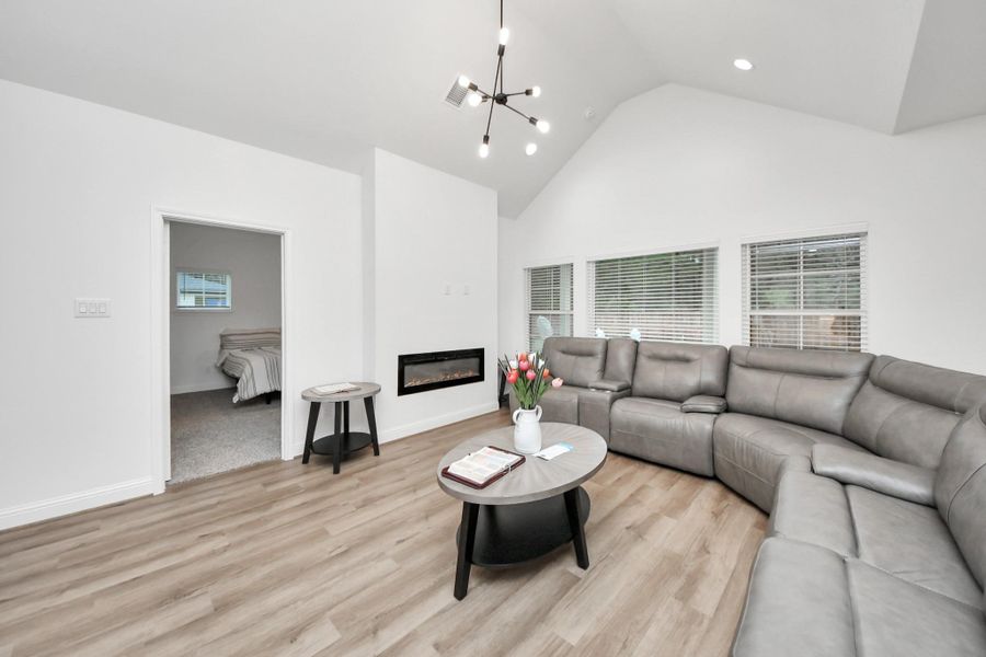 Furnished interior view inside a new home in Spring Branch Crossing, Conroe (Image 14). Furnished interior view inside a new home in Spring Branch Crossing, Conroe (Image 14).