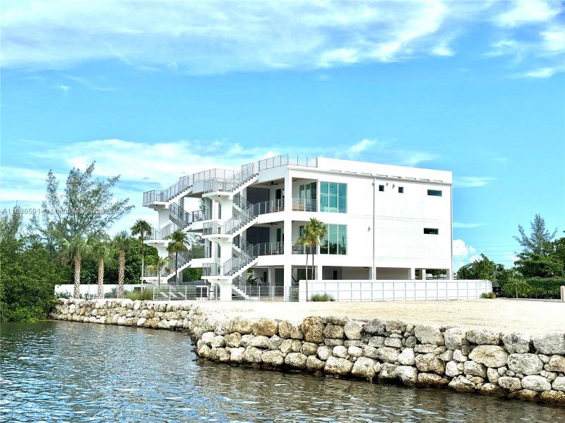 Image 48 of a home in . Image 48 of a home in .